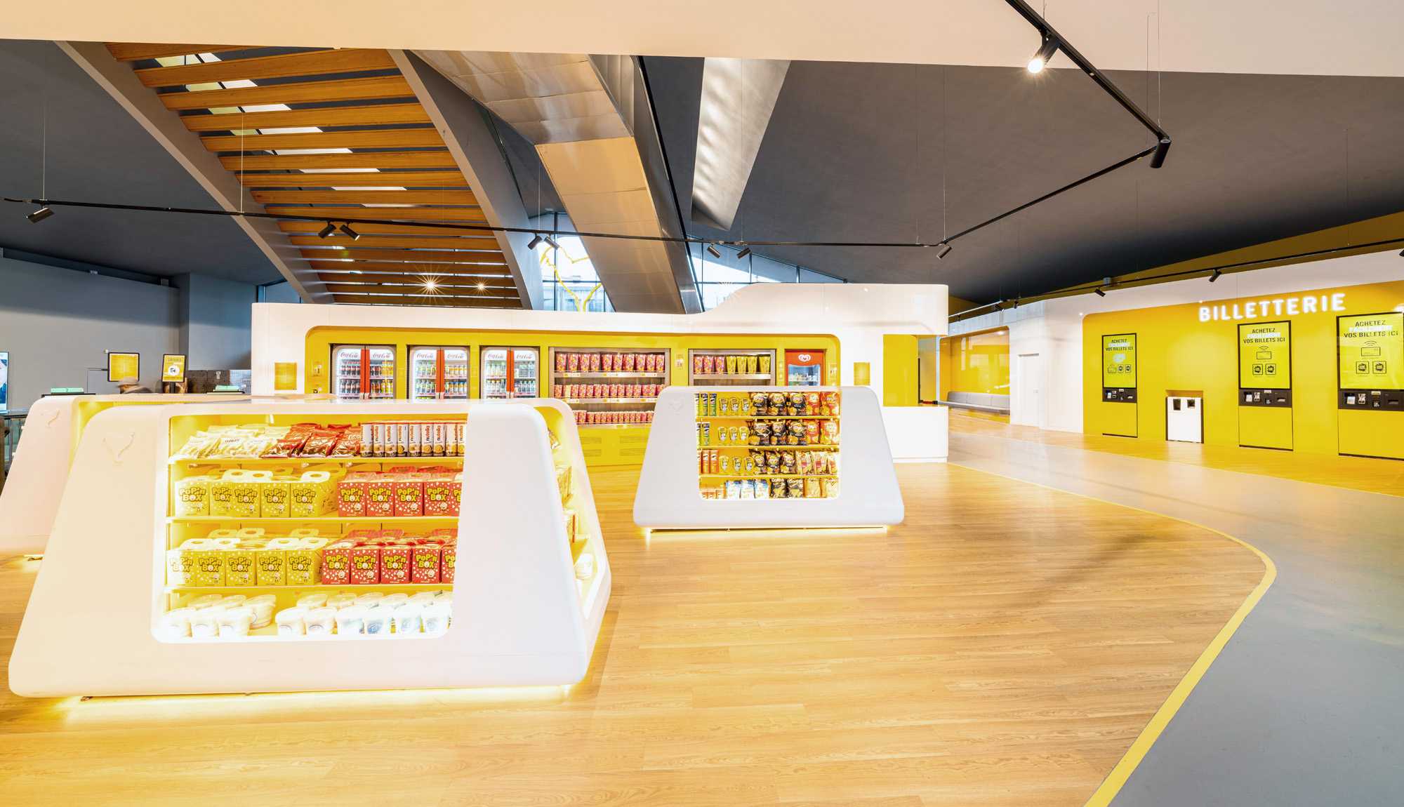 FAY ARCHITECTES - Passage à la marque, retails, Charlie's & Häagen-Dasz, Pathé Games, Circulations, Entrées de salle - Architecture cinéma