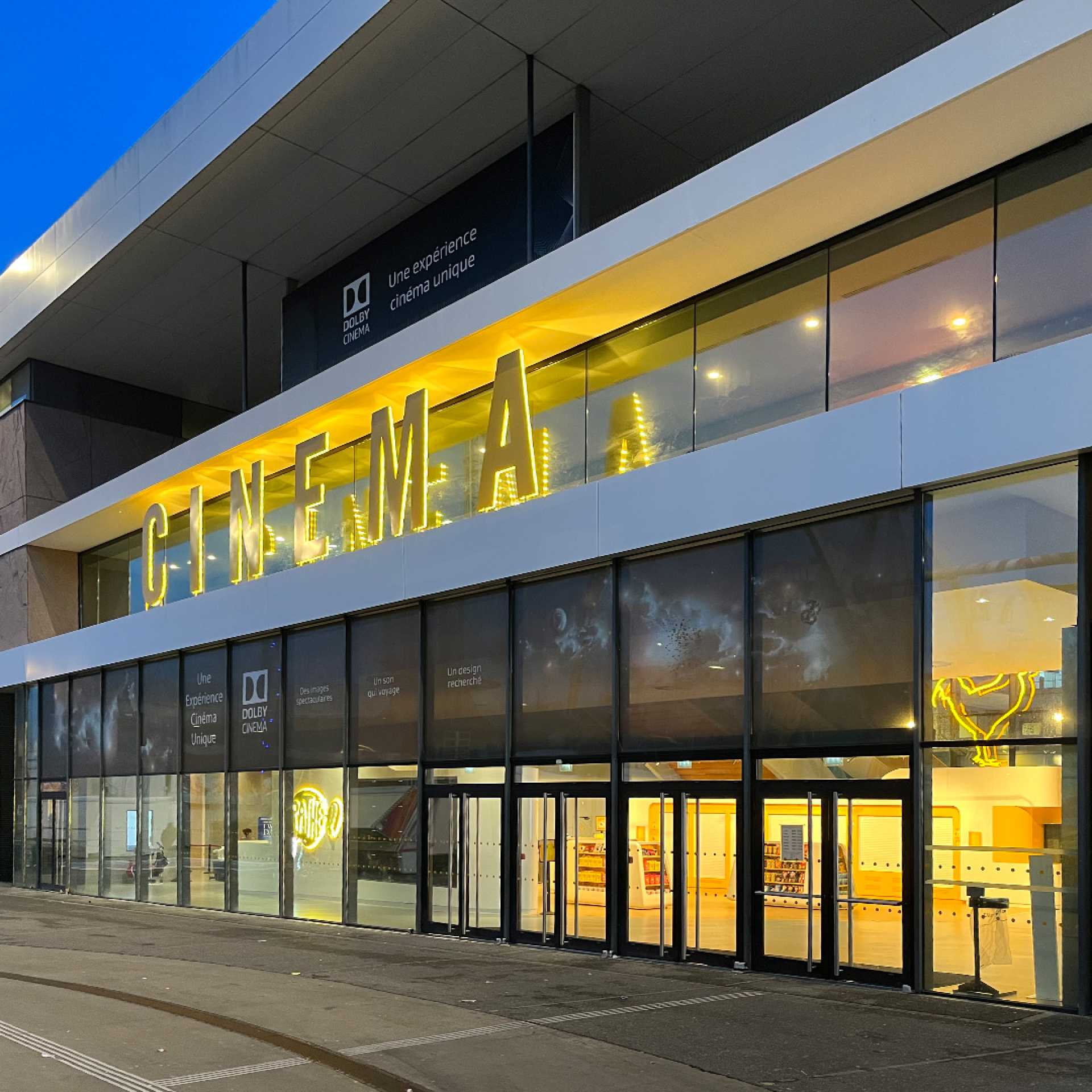 FAY ARCHITECTES - Passage à la marque, retails, Charlie's & Häagen-Dasz, Pathé Games, Circulations, Entrées de salle - Architecture cinéma