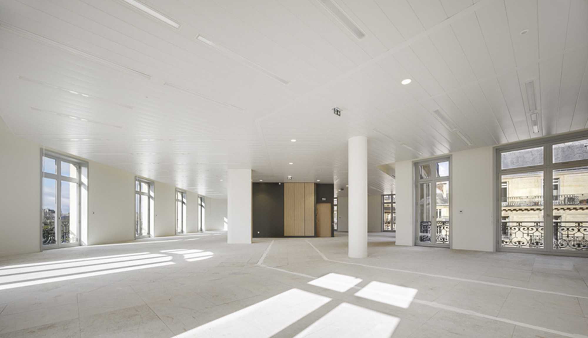 FAY ARCHITECTES Restructuration d’un immeuble de bureaux à Paris 8e, A.SCHOENERT INVESCO REAL ESTATE ALIUTA