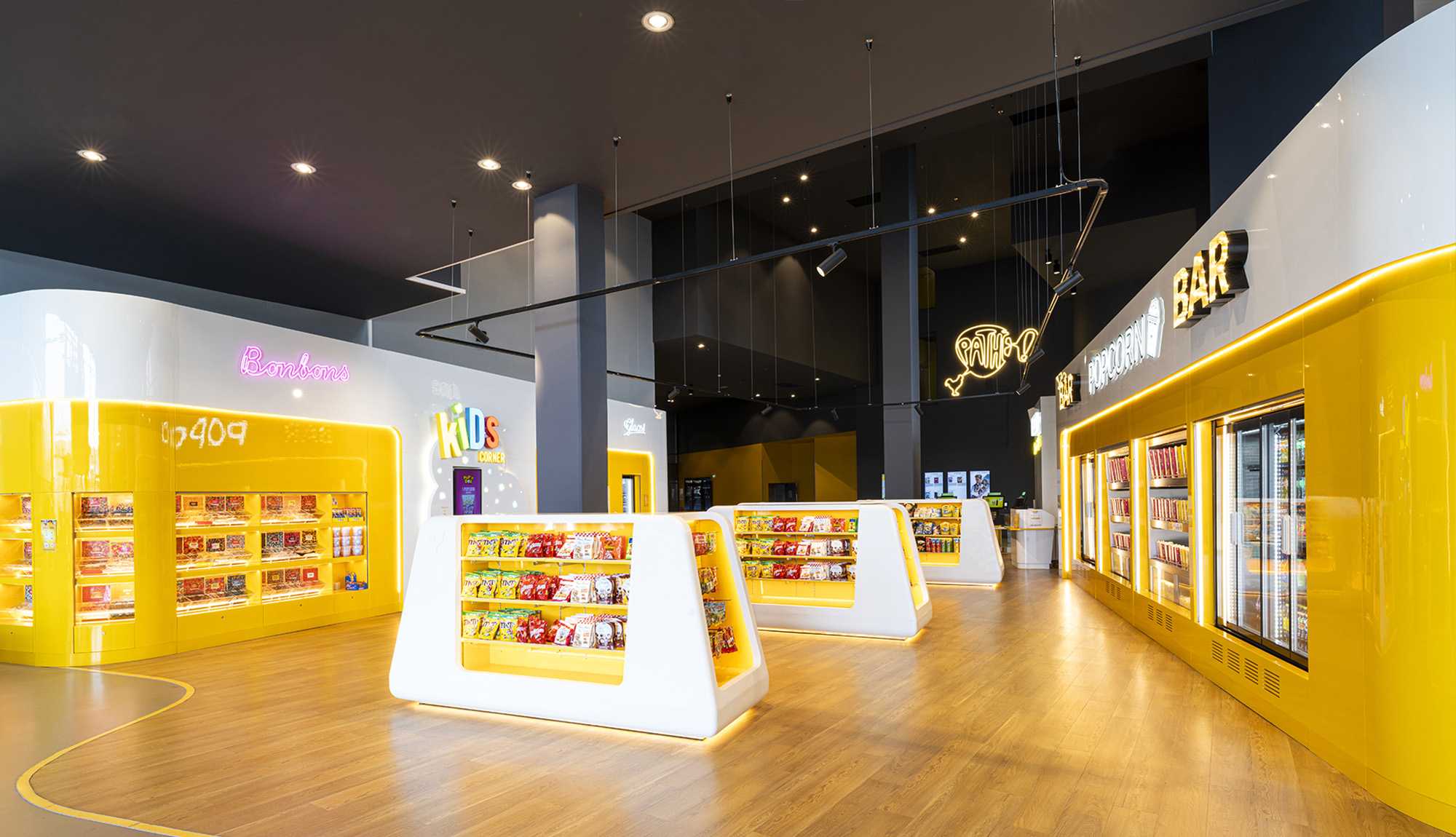 FAY ARCHITECTES -Cinéma Pathé - Passage à la marque, retails, Charlie's & Häagen-Dasz, Pathé Games, Circulations, Entrées de salle